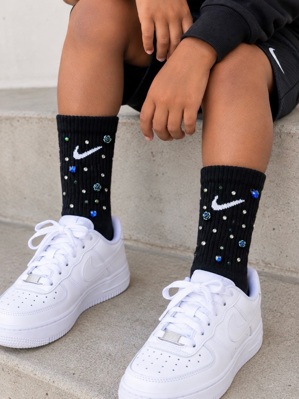 Nike Kids Black Bling Rhinestone Crew Socks 3Y-5Y - Picture 2 of 2